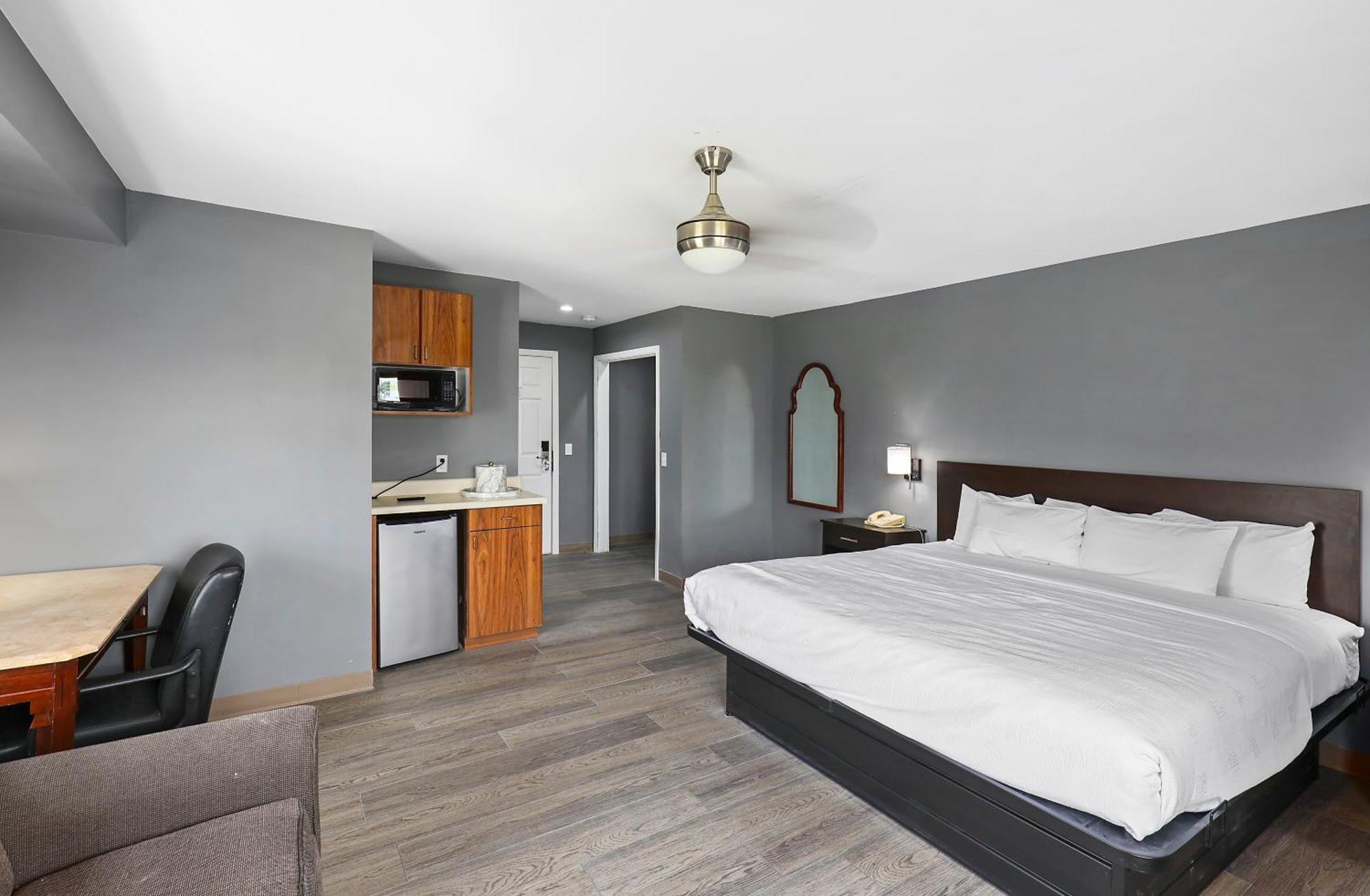 Four Seasons Country Inn Glasgow Exteriér fotografie